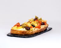 VEGETARIANA.